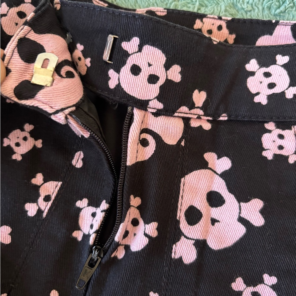 H&M Pink Skull Print Skater Skirt – Y2K Goth Punk - Picture 7 of 8